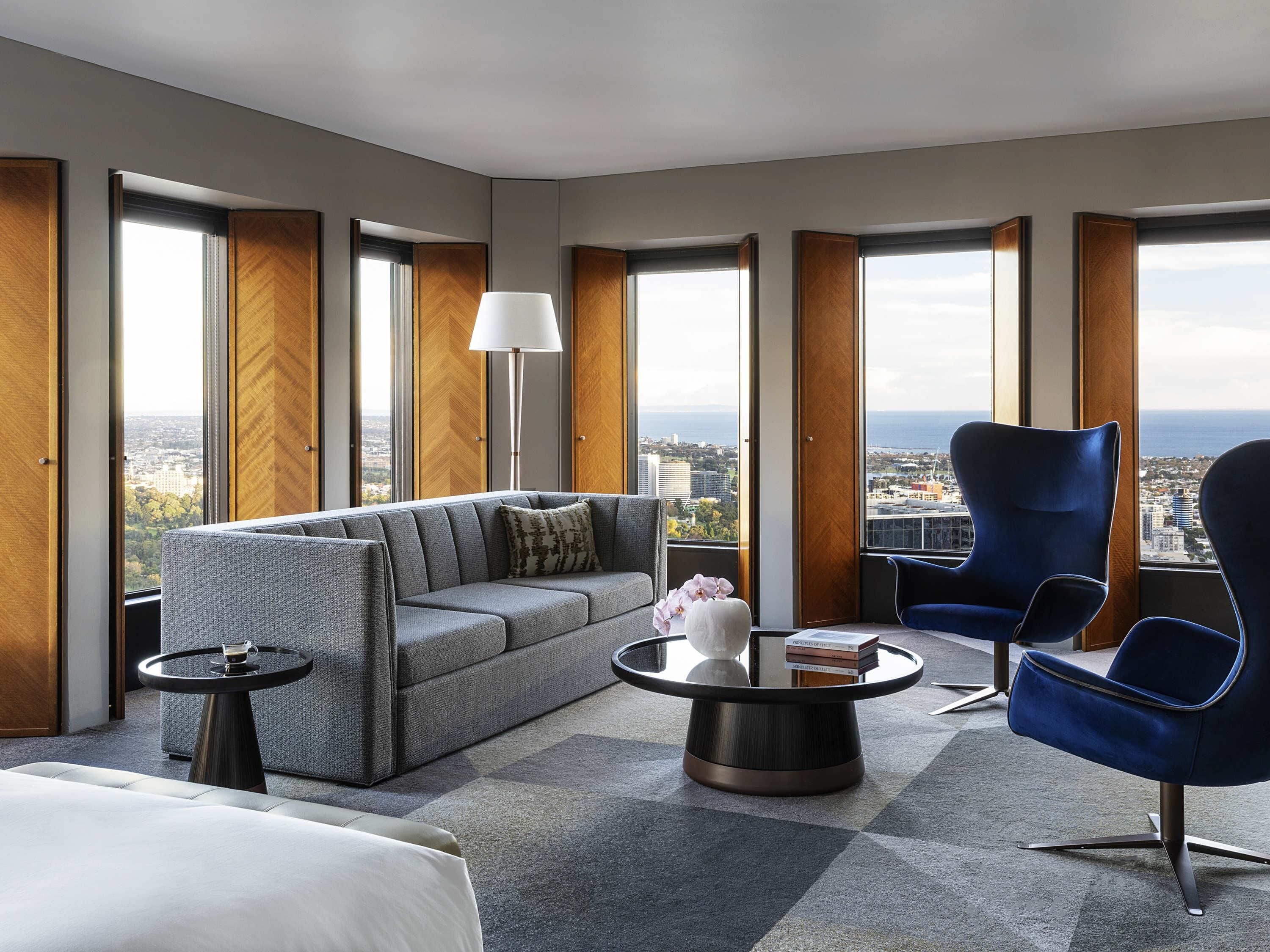 Suite junior, 1 cama de matrimonio grande, vistas a la bahía, en esquina | Ropa de cama de alta calidad, colchones con acolchado adicional, minibar
