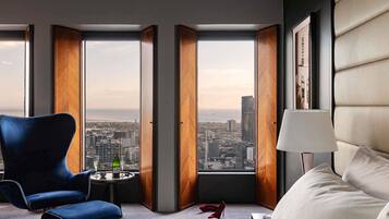 Ropa de cama de alta calidad, colchones con pillow-top y minibar