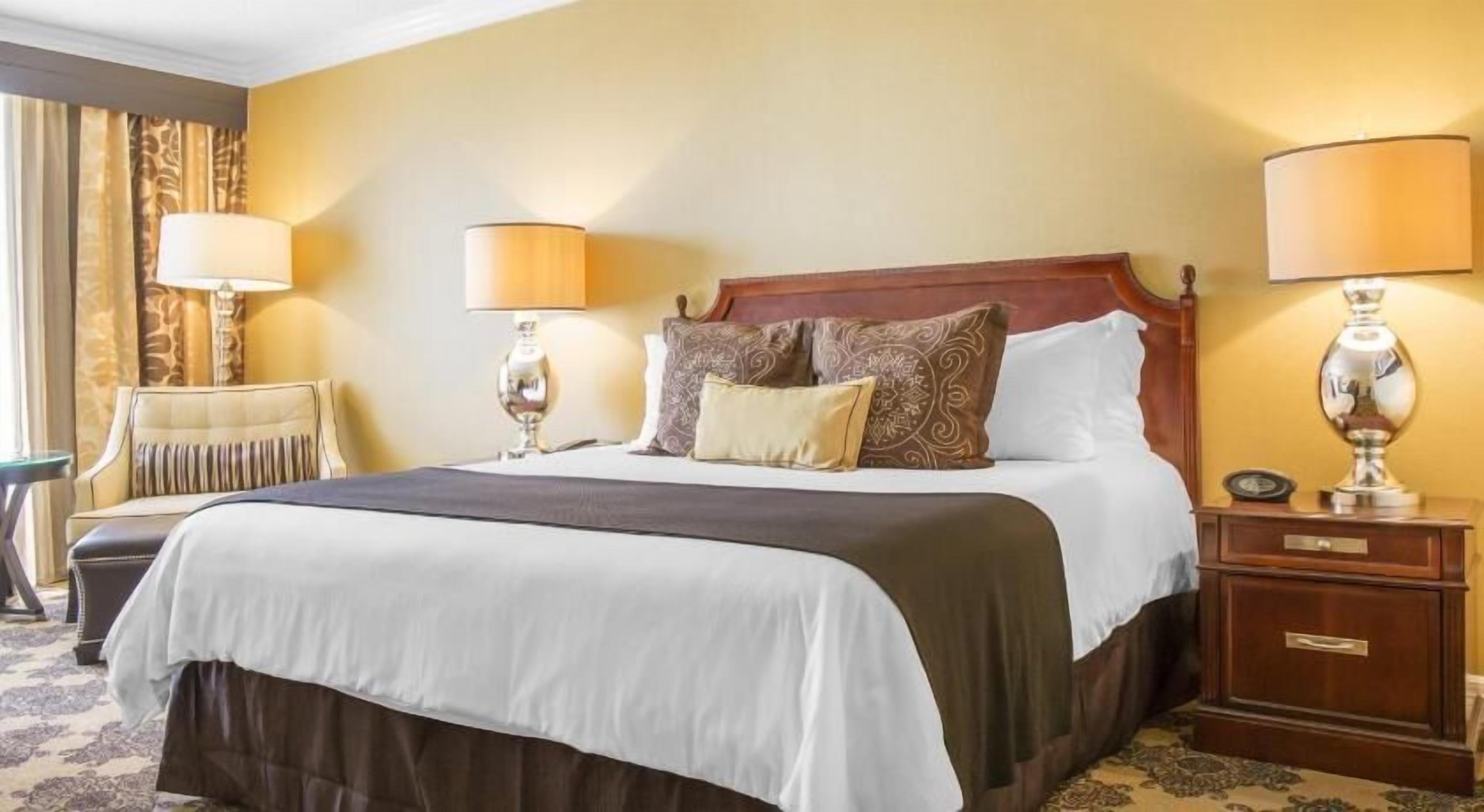 Premium bedding, pillowtop beds, in-room safe, desk