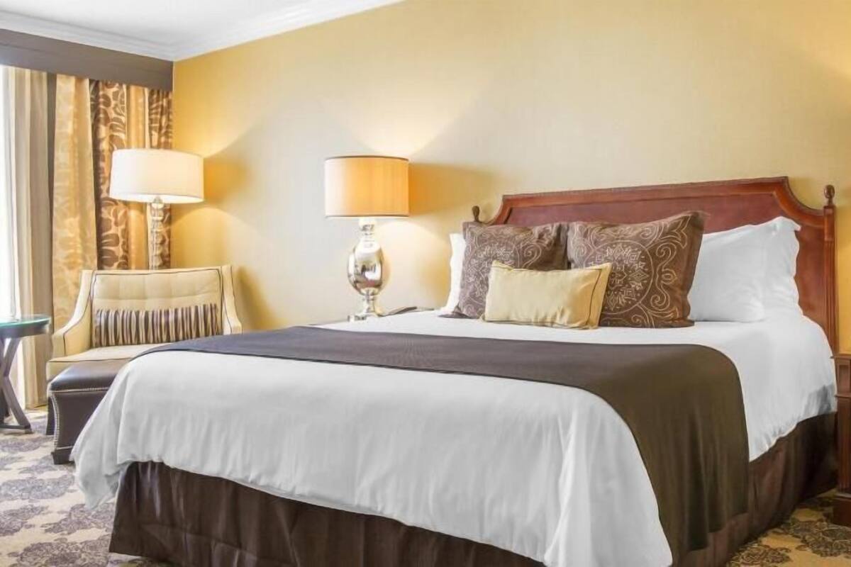 Premium bedding, pillowtop beds, in-room safe, desk