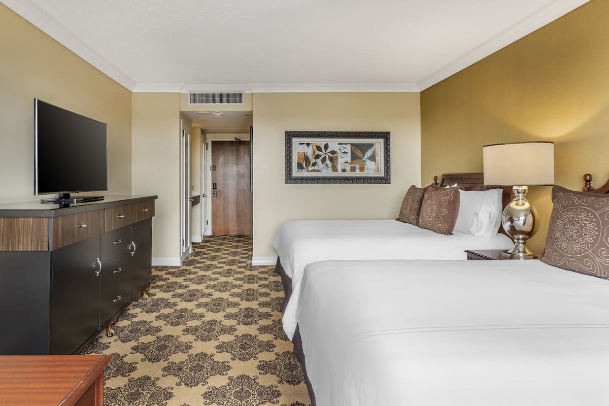 Deluxe Room, 2 Queen Beds | Premium bedding, pillowtop beds, minibar, in-room safe