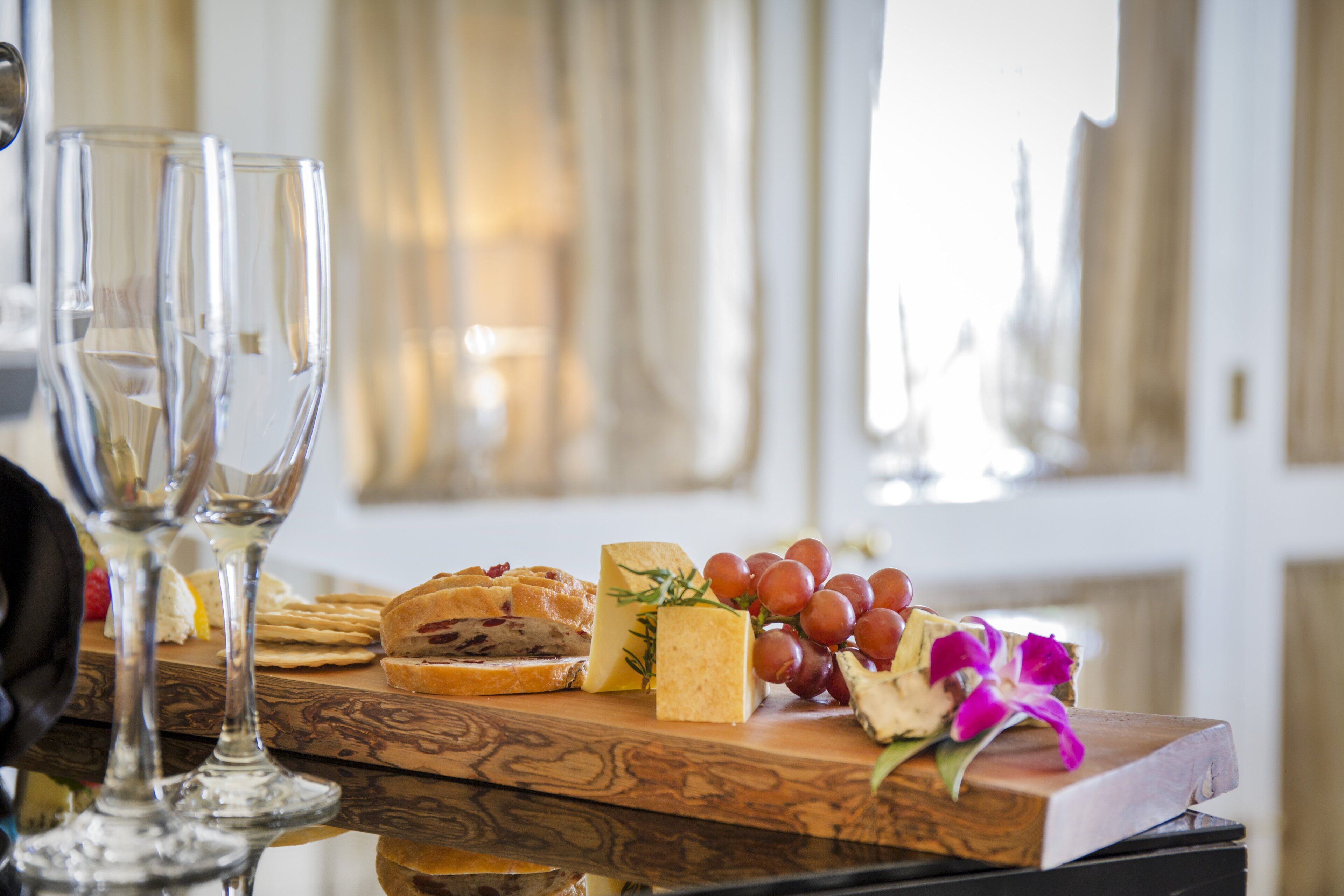 Dagelijks uitgebreid ontbijt (USD 22 per persoon)