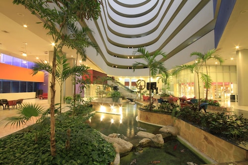 Holiday Inn Monterrey - Parque Fundidora by IHG