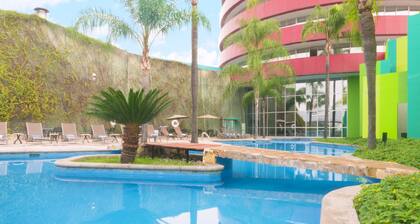 Holiday Inn Monterrey - Parque Fundidora by IHG