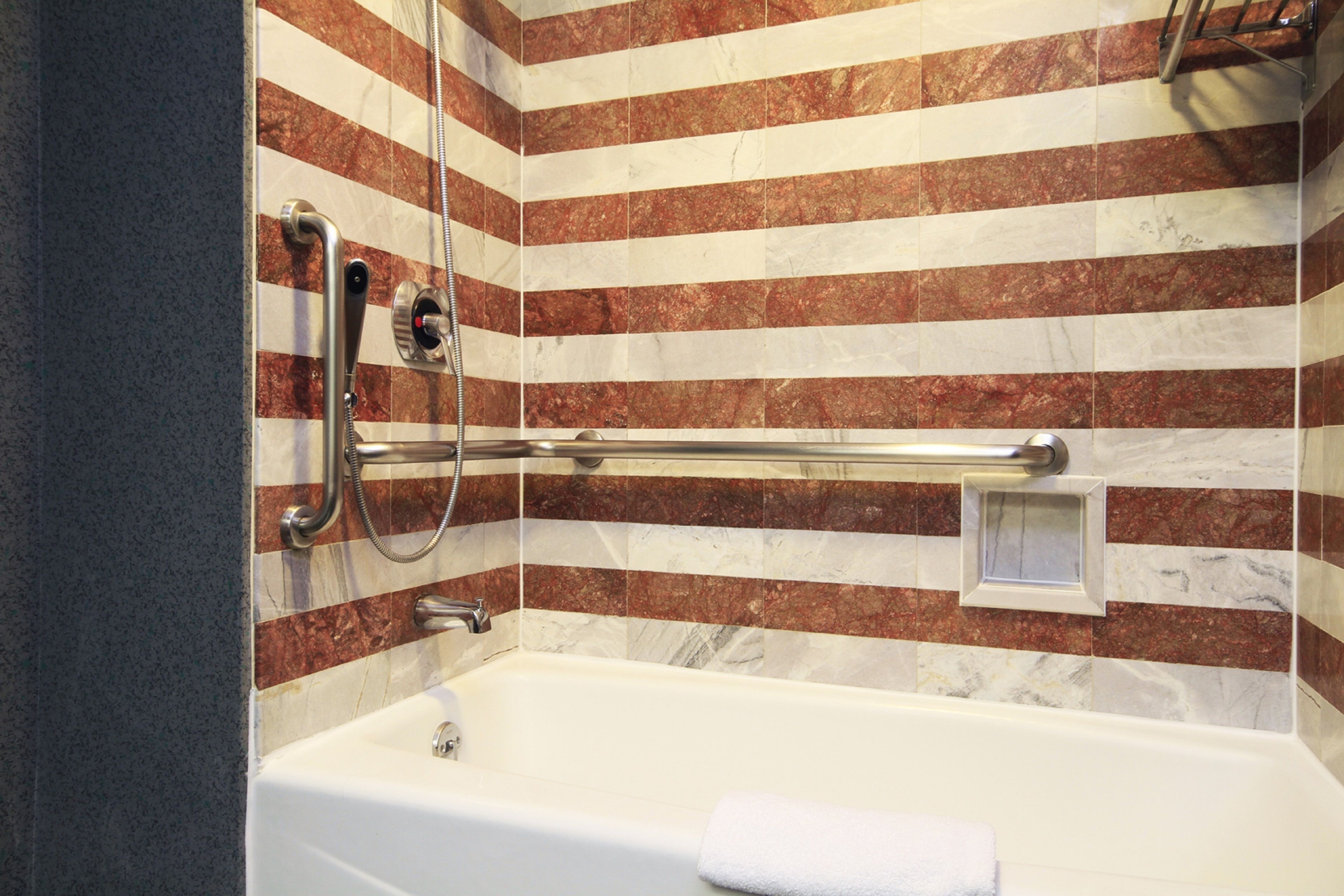 Down duvets, in-room safe, desk, blackout curtains