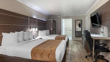 Phòng, 2 giường cỡ queen, phù hợp cho người khuyết tật, không hút thuốc | Chăn bông, màn/rèm cản sáng, bàn ủi/dụng cụ ủi quần áo