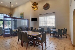 Free daily buffet breakfast - Quality Inn Blythe I-10 (Blythe)