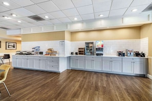 Bao gồm bữa sáng buffet hàng ngày