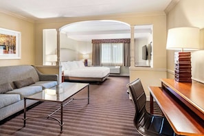 Suite, 1 King Bed, Accessible, Refrigerator & Microwave (with Sofabed) - Best Western Springfield Hotel (Springfield)