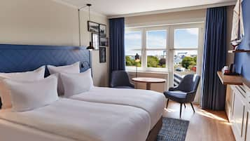 Comfort Room, Harbor View | Down comforters, minibar, in-room safe, soundproofing