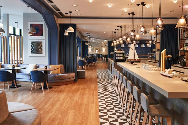 Lunch, dinner, brunch served; al fresco dining - Steigenberger Conti Hansa (Kiel)