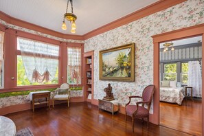 Guild Master Suite | Área de estar