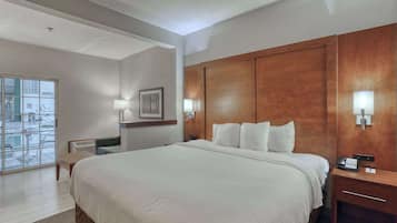 Suite, Non Smoking | Premium bedding, pillowtop beds, in-room safe, desk