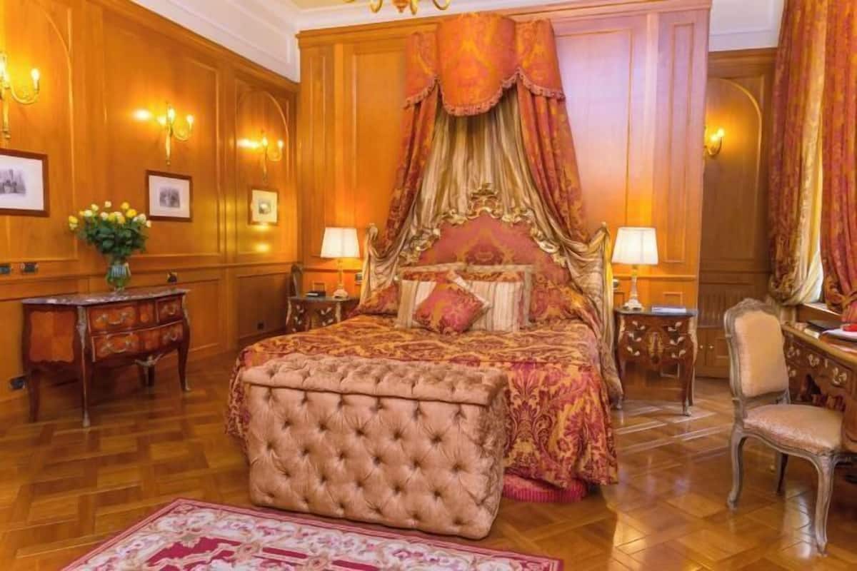 Premium bedding, minibar, in-room safe, individually furnished