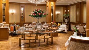 Tägliches inbegriffenes Frühstücksbuffet