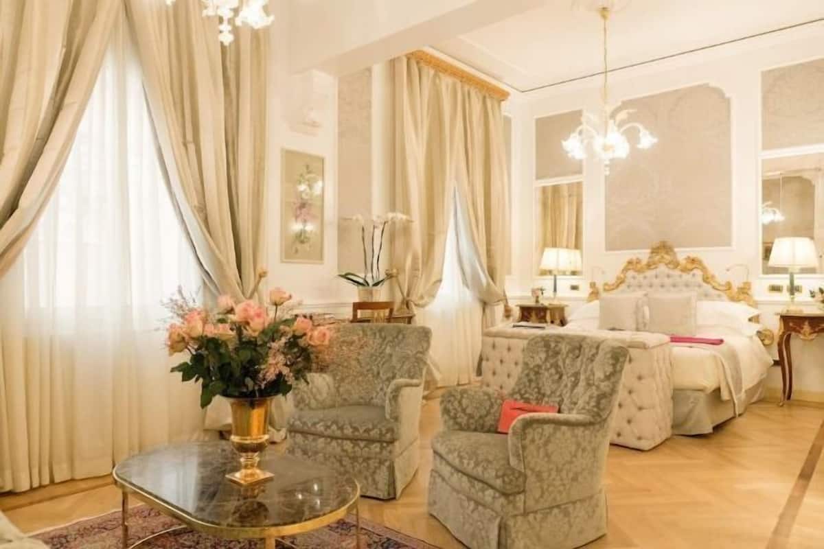 1 bedroom, premium bedding, minibar, in-room safe