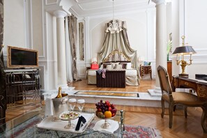 Suite Junior | Literie de qualité supérieure, minibar, coffres-forts dans les chambres