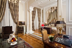 Junior Suite | Living area