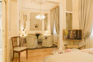 Executive Suite | 1 bedroom, premium bedding, minibar, in-room safe