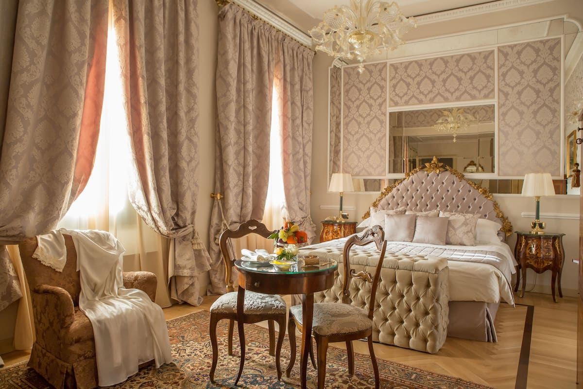 Literie de qualité supérieure, minibar, coffres-forts dans les chambres