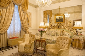 1 bedroom, premium bedding, minibar, in-room safe