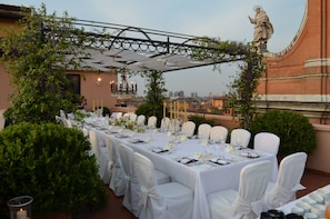 Lunch and dinner served - Grand Hotel Majestic già Baglioni (Bologna)
