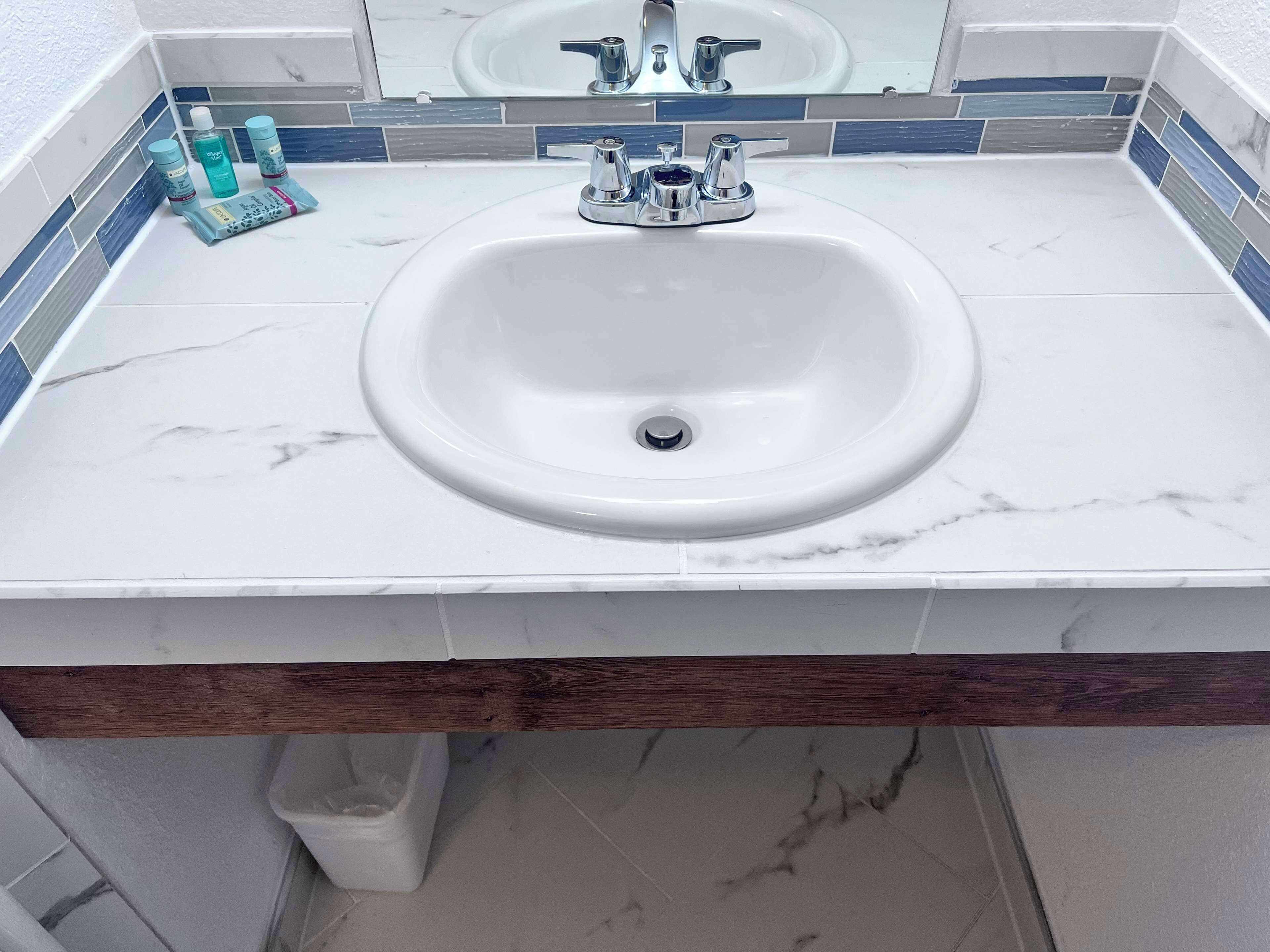 standard room, 1 queen bed, accessible, refrigerator & microwave | accessible bathroom