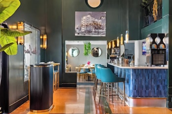 Bar (on property) at Beacon Hotel South Beach