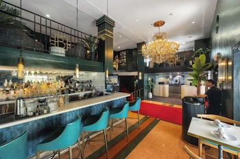 Bar (on property) at Beacon Hotel South Beach