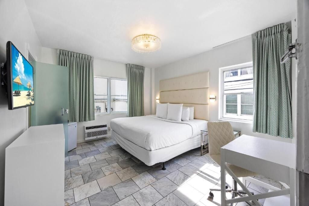 Deluxe King | 1 bedroom, Frette Italian sheets, premium bedding, down comforters