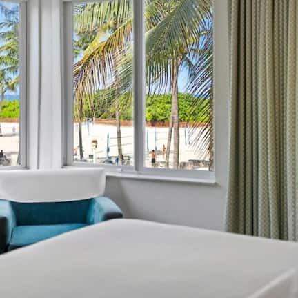 Ocean Front King | 1 bedroom, in-room safe, desk, blackout drapes