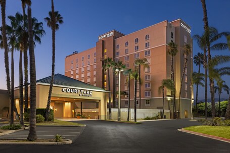 Courtyard by Marriott Baldwin Park - view 3