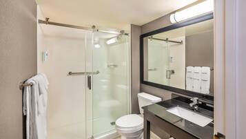 Room, 1 Katil Raja (King), Non Smoking (Upper Floor, Stair Access Only) | Peralatan tempat tidur premium, tilam berlapik, meja