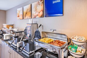 Free full breakfast  - Comfort Inn Moncton East (Moncton)