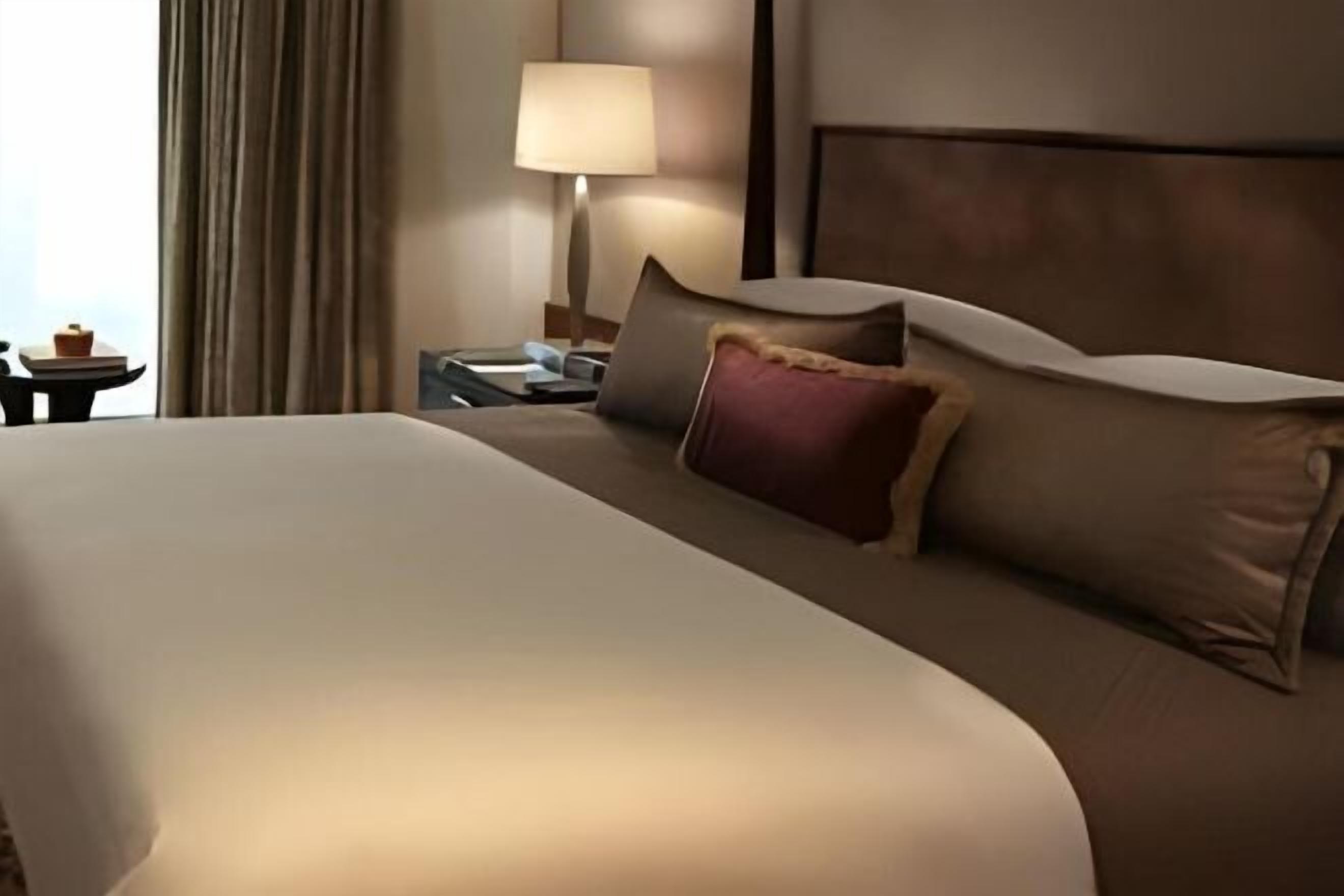 Premium bedding, down duvets, minibar, in-room safe