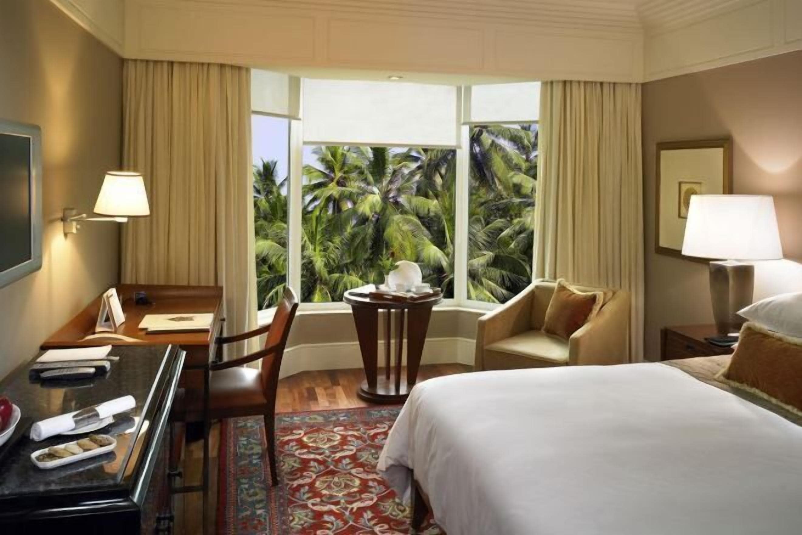 Roupas de cama premium, edredons de pluma, frigobar, cofres nos quartos