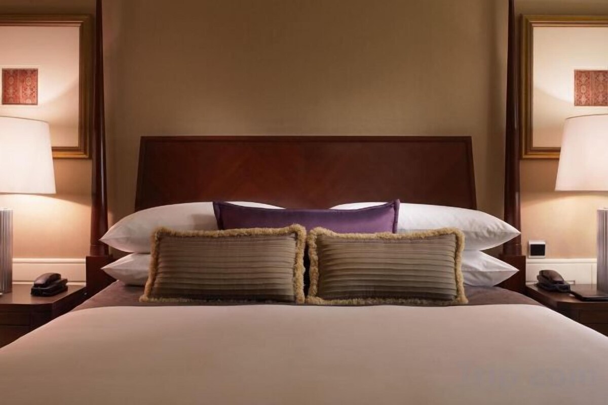 Premier City View Room