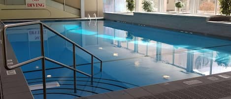 Piscina coberta i piscina climatitzada