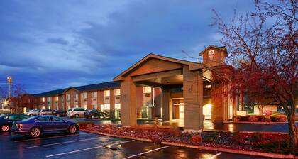 Best Western Plus Rama Inn & Suites