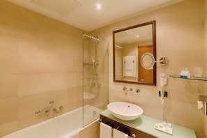 Eco-friendly toiletries, hair dryer, bidet, towels