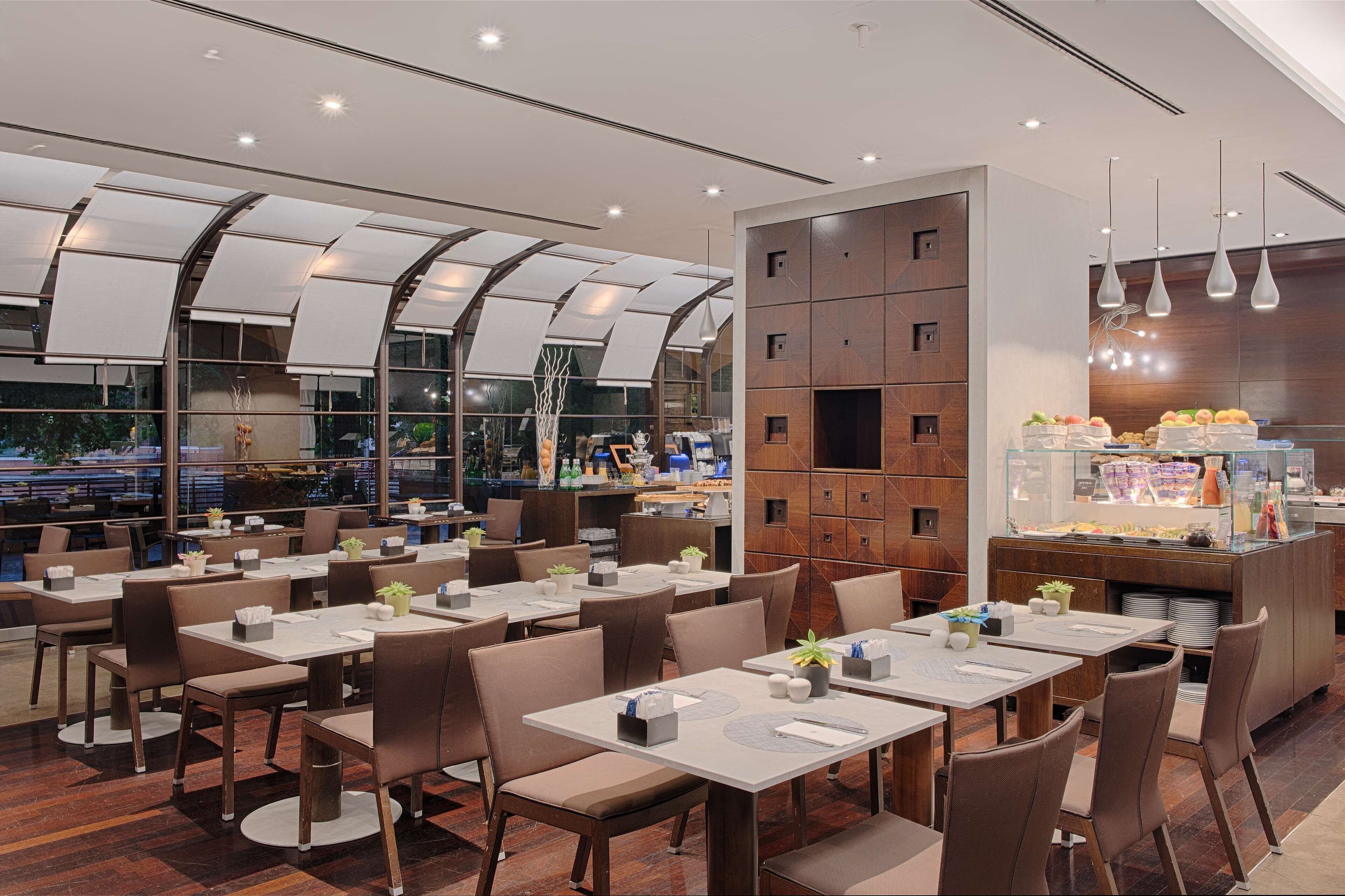 Tägliches Frühstücksbuffet gegen Gebühr