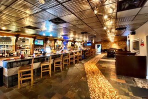 Se sirven desayunos, comidas, cenas y cocina americana