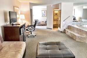 Suite, 1 Bedroom, Jetted Tub | Room amenity