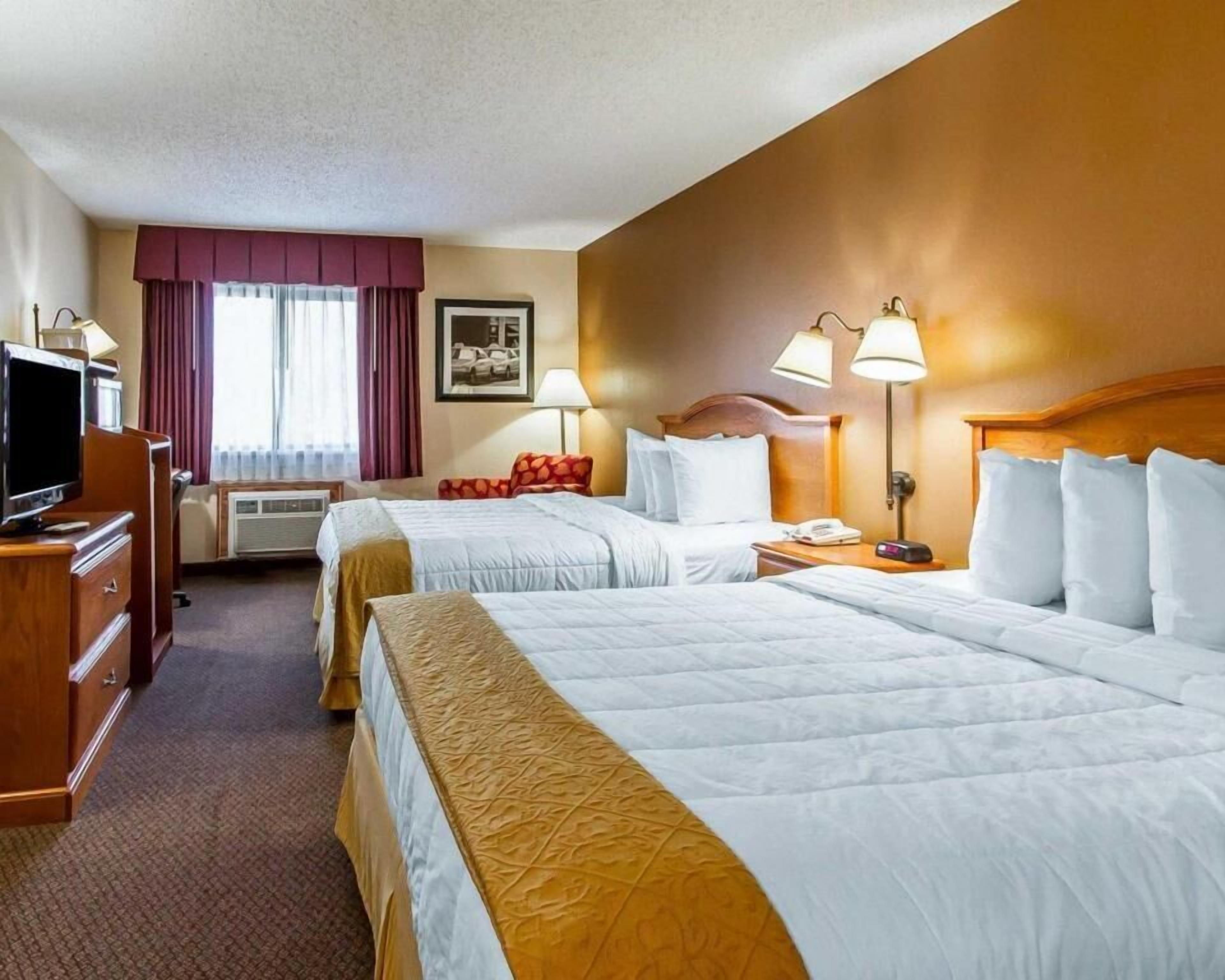 Caja de seguridad en la habitación, escritorio y cortinas blackout 