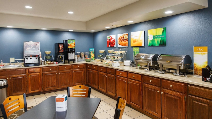 Quality Inn Burlington near Hwy 34