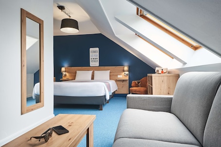 Caja de seguridad en la habitación y escritorio