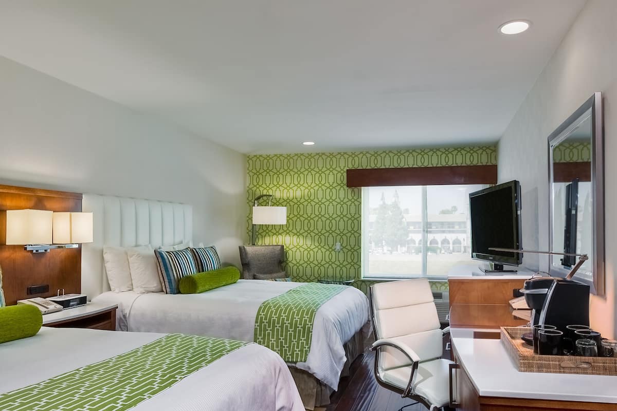 1 bedroom, down duvets, in-room safe, desk