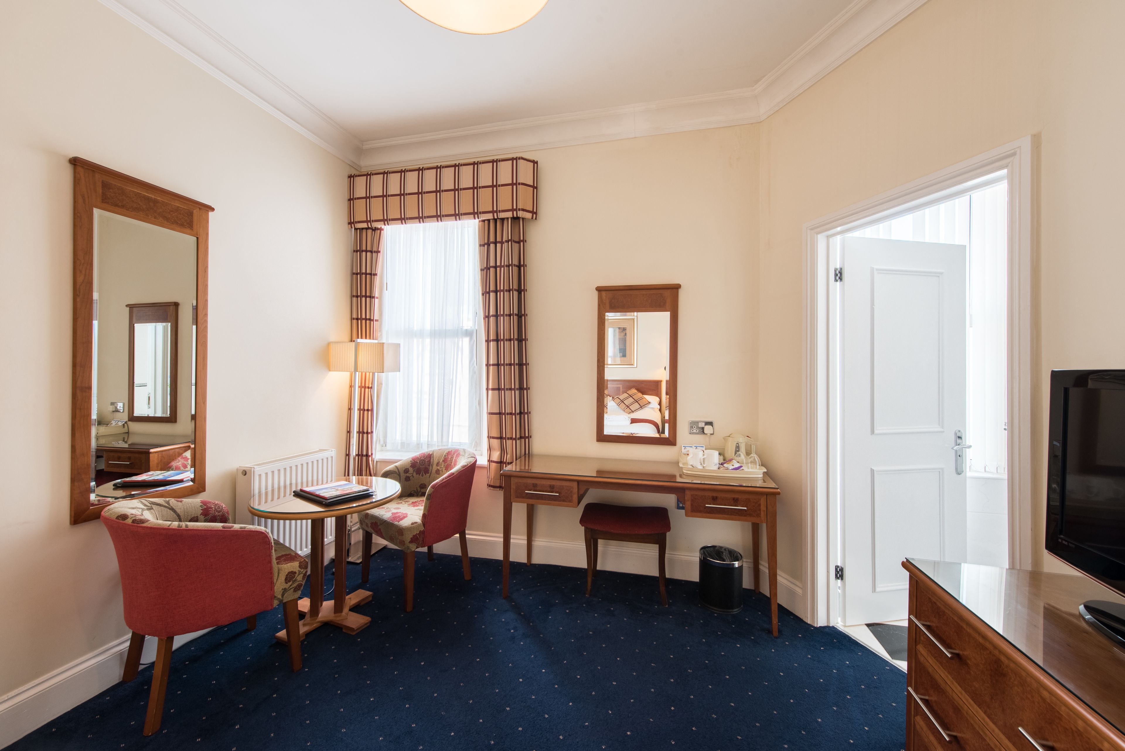 1 bedroom, desk, iron/ironing board, free wifi