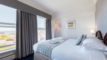 Kahden hengen club-huone (kaksi sänkyä) | Työpöytä, silitysrauta/-lauta, ilmainen Wi-Fi, vuodevaatteet