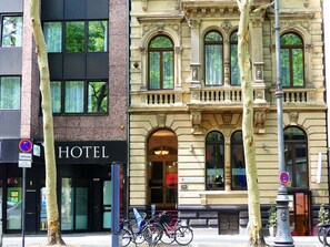 Front of property - The Ascot Hotel Köln (Cologne)
